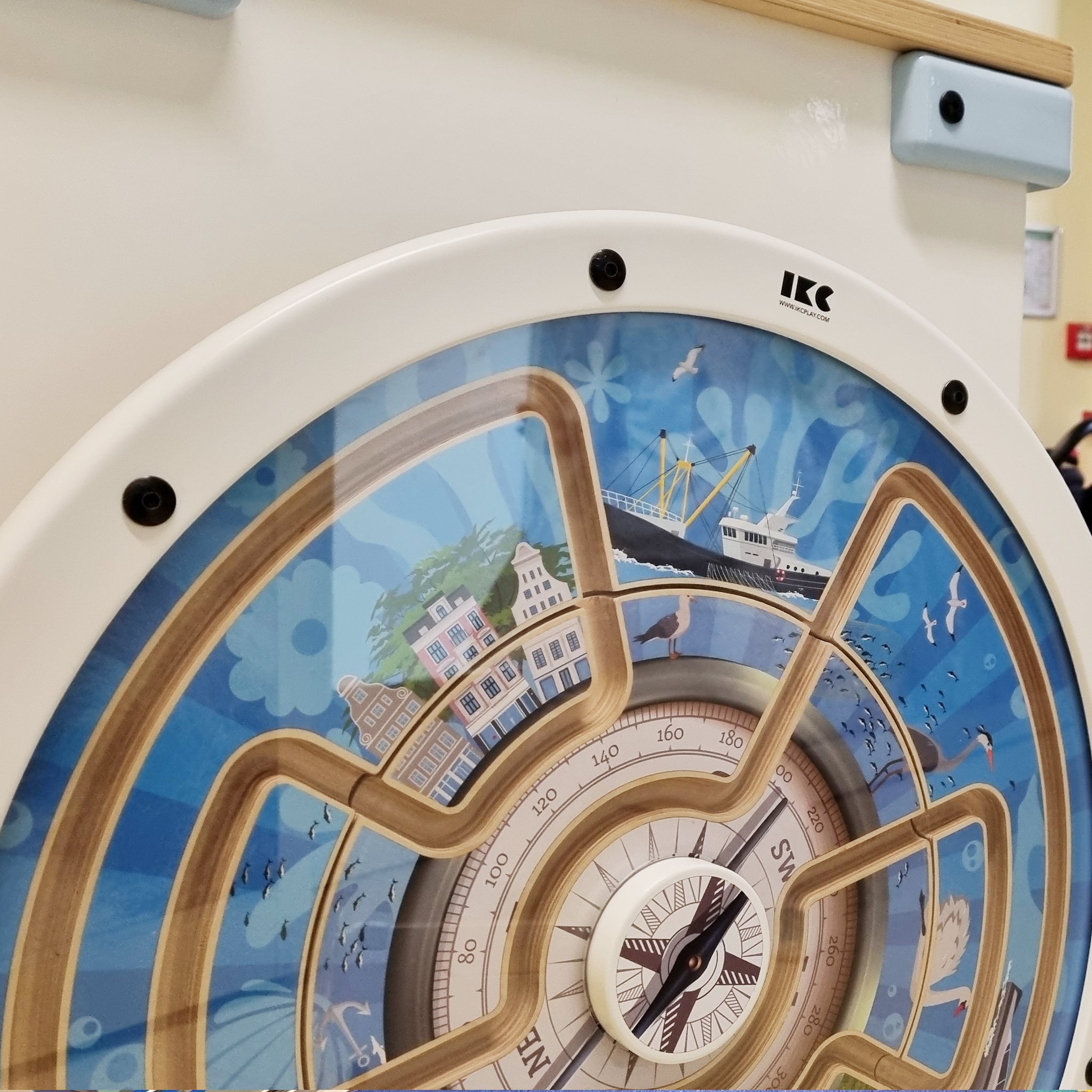 罗斯托克大学医学中心候诊区的儿童空间